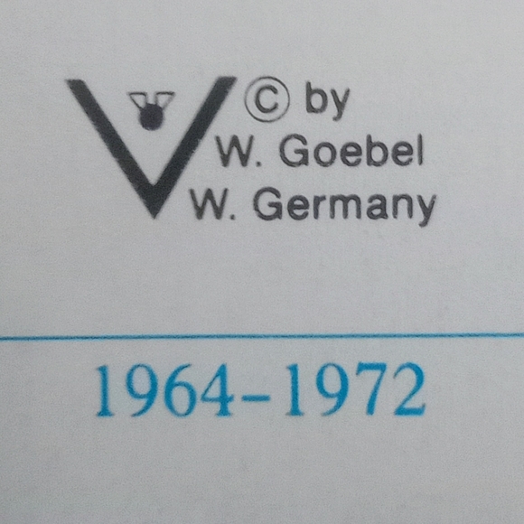 Goebel Hummel "Knitting Lesson" - Picture 7 of 7